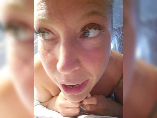 MoonKitten live cam on BongaCams