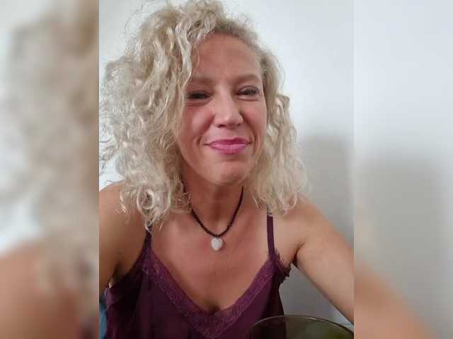 MoonKitten live cam on BongaCams