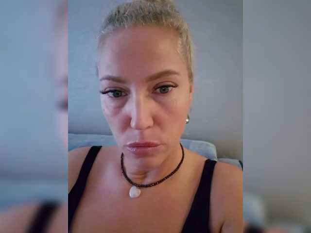 moonkitten live sex show