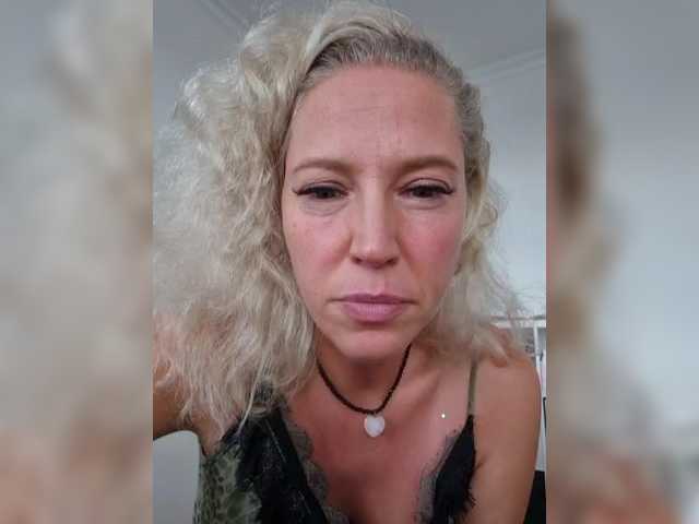 MoonKitten live webcam show