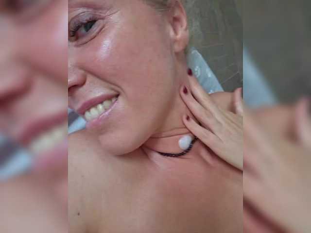 MoonKitten live cam on BongaCams
