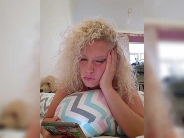 MoonKitten live cam on BongaCams