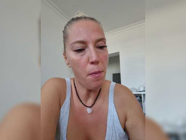 MoonKitten live webcam show