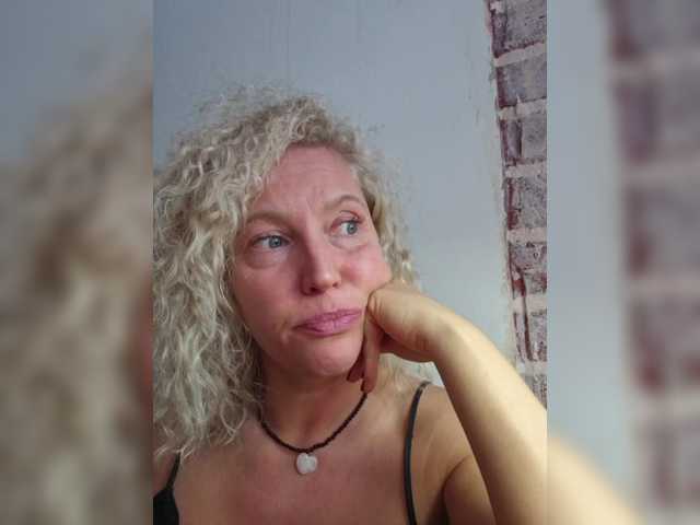 MoonKitten live cam on BongaCams