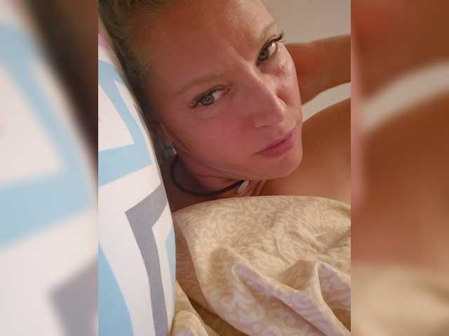 MoonKitten live cam on BongaCams