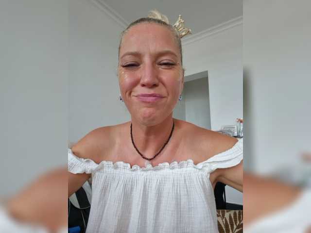 MoonKitten live cam on BongaCams