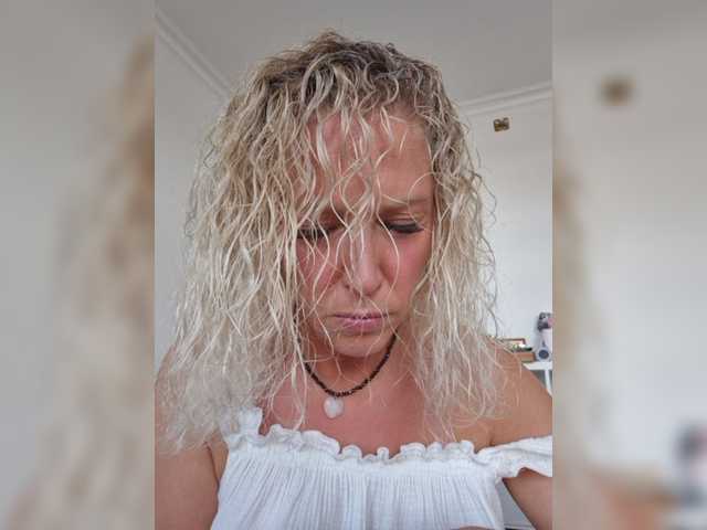 MoonKitten live cam on BongaCams