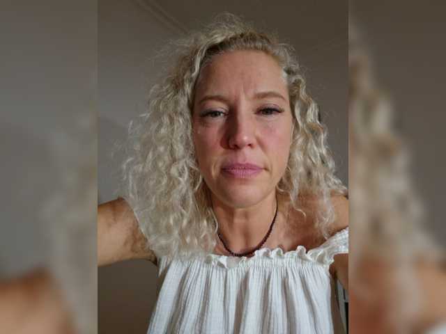 MoonKitten live cam on BongaCams