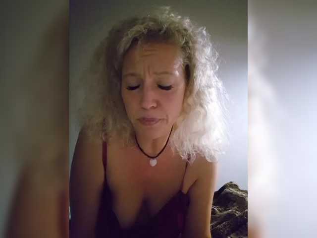 MoonKitten live cam on BongaCams