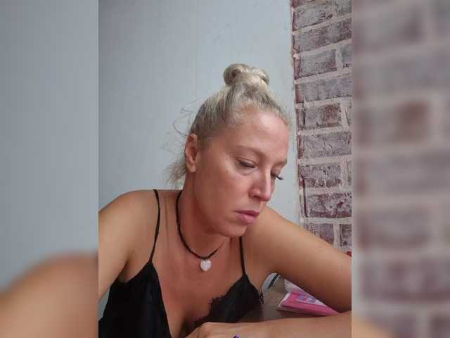 MoonKitten live cam on BongaCams