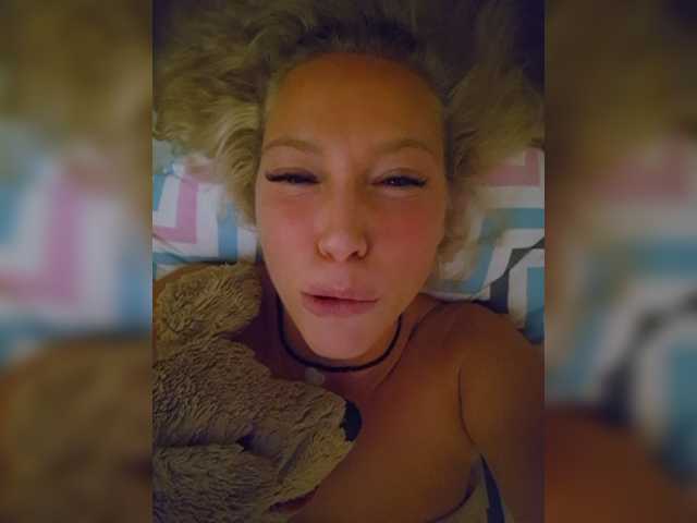 MoonKitten live cam on BongaCams