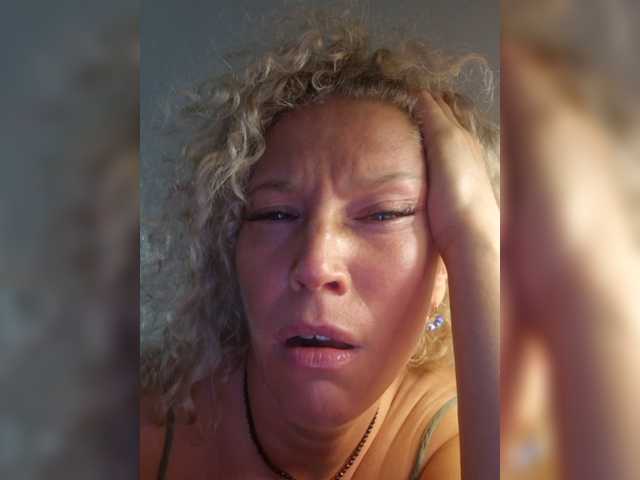 MoonKitten live cam on BongaCams