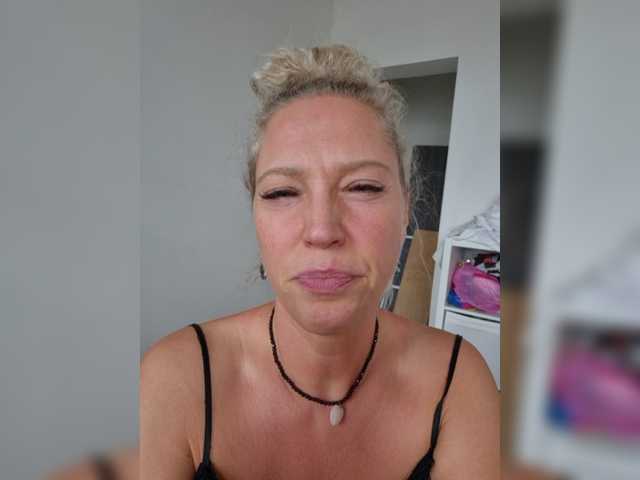 video MoonKitten