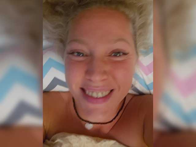 MoonKitten live cam on BongaCams