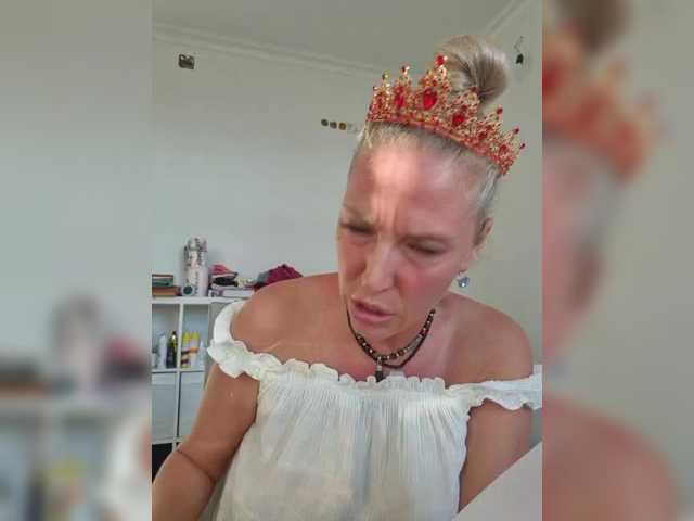 MoonKitten live cam on BongaCams