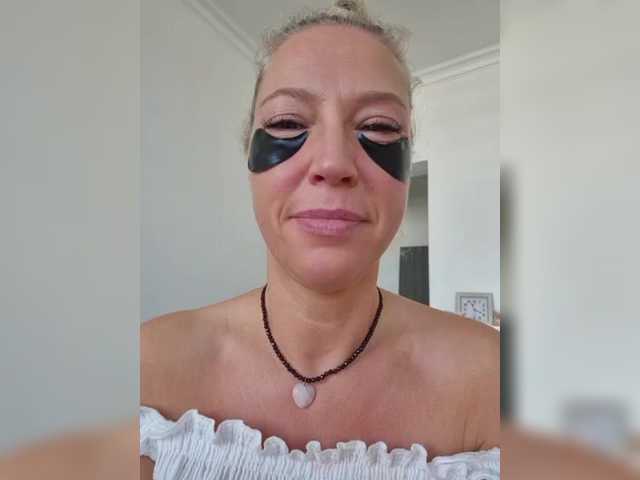 MoonKitten live cam on BongaCams