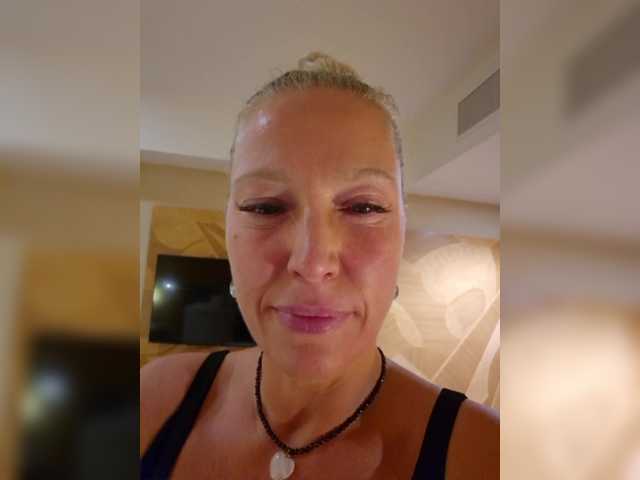 MoonKitten live cam on BongaCams