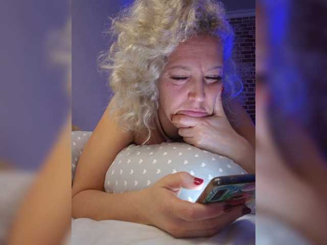 MoonKitten live cam on BongaCams
