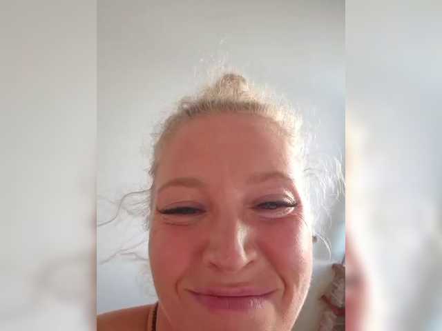 MoonKitten live webcam show