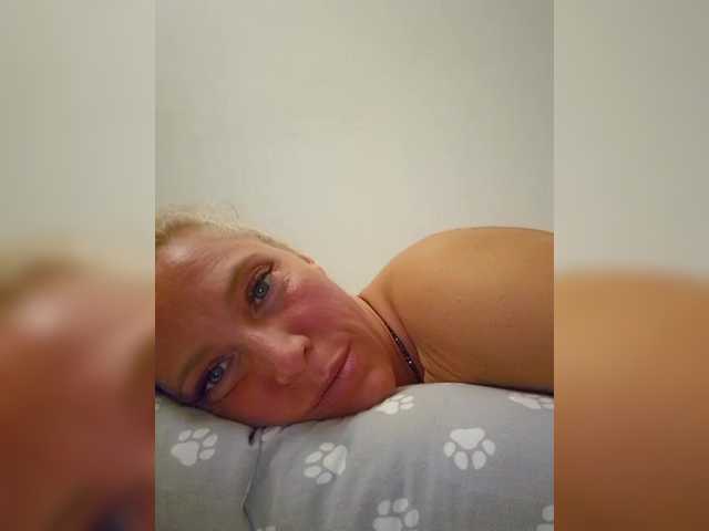MoonKitten live cam on BongaCams
