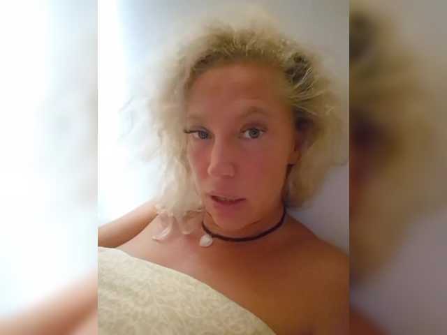 MoonKitten live cam on BongaCams