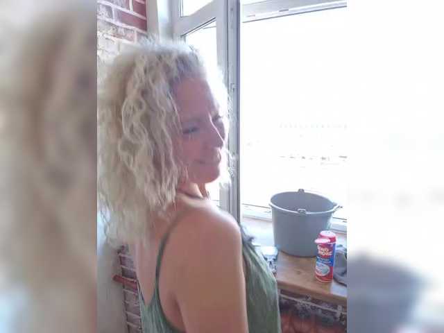 MoonKitten live cam on BongaCams