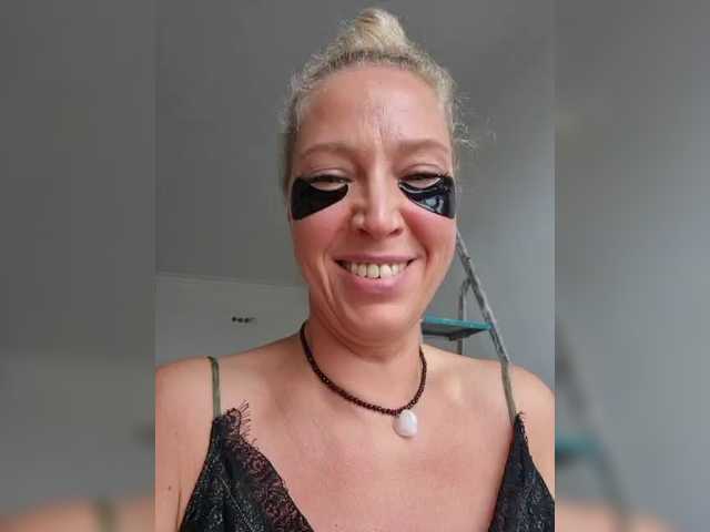 MoonKitten live webcam show