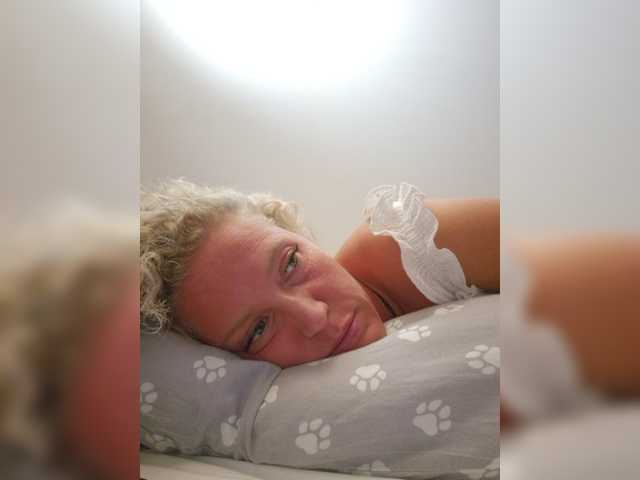 MoonKitten live cam on BongaCams