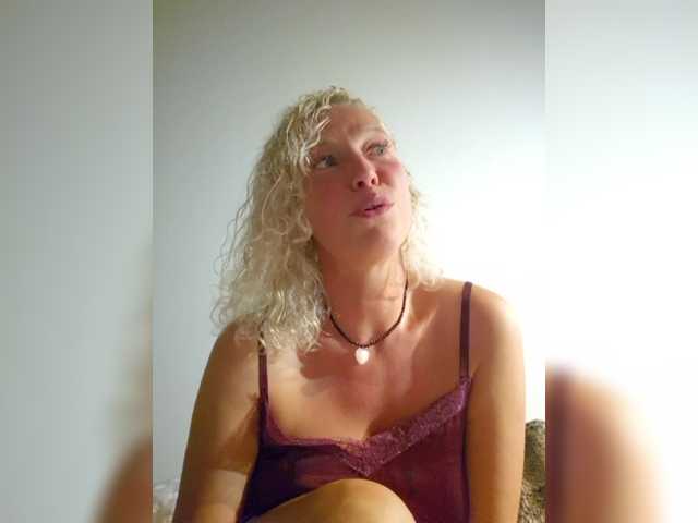MoonKitten live cam on BongaCams