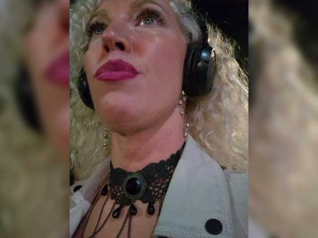 MoonKitten live cam on BongaCams
