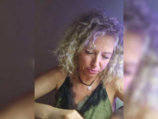 MoonKitten, live now on BongaCams