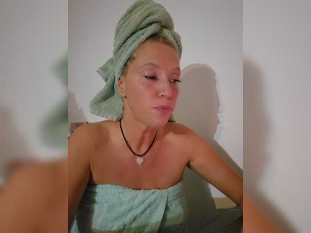 moonkitten live sex show