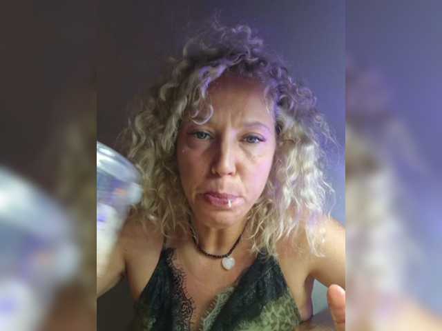MoonKitten, live now on BongaCams