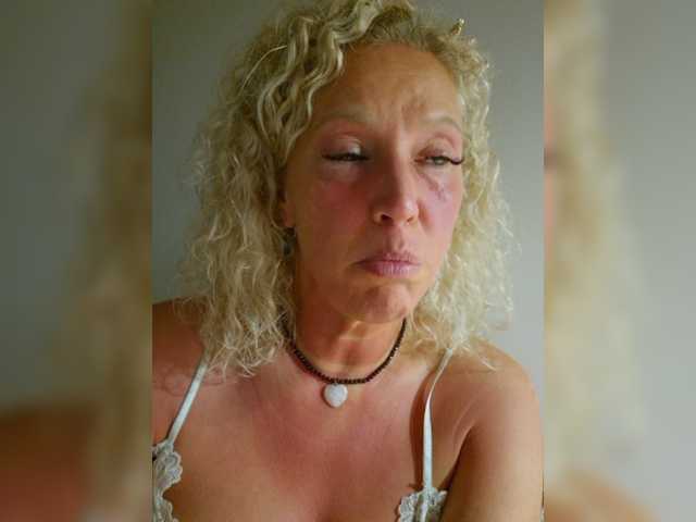 MoonKitten live cam on BongaCams