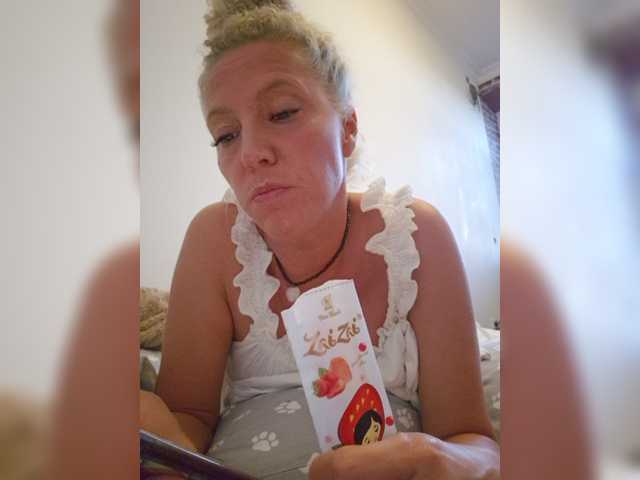 MoonKitten live cam on BongaCams