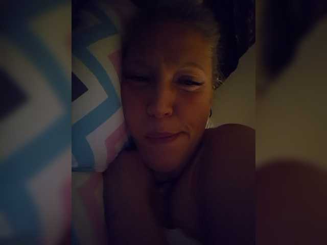 MoonKitten live cam on BongaCams
