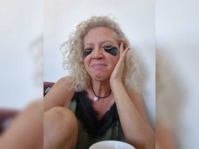 MoonKitten live cam on BongaCams