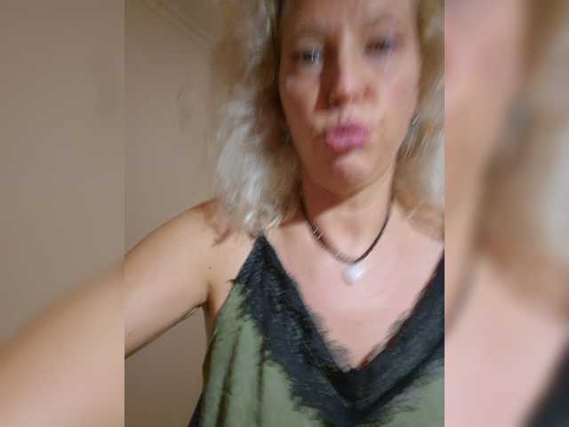 MoonKitten live cam on BongaCams
