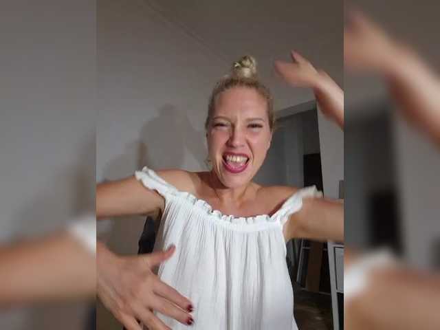 MoonKitten live webcam show
