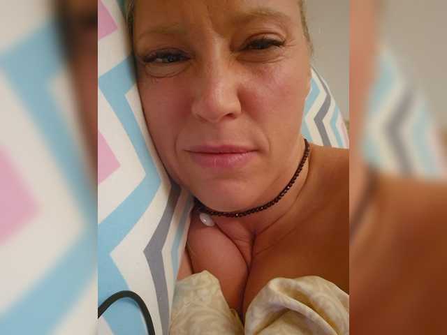 MoonKitten live cam on BongaCams