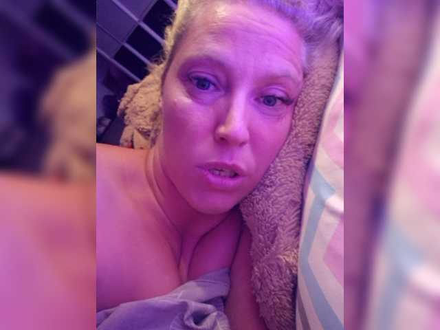 MoonKitten live cam on BongaCams