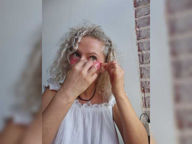 MoonKitten live cam on BongaCams