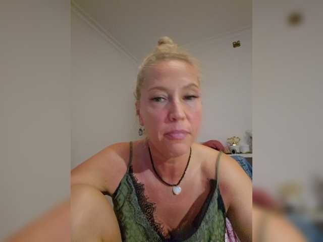 MoonKitten live webcam show