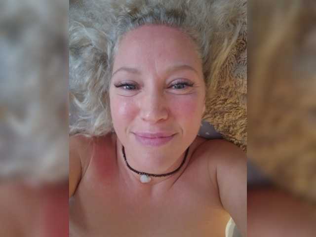 MoonKitten live cam on BongaCams
