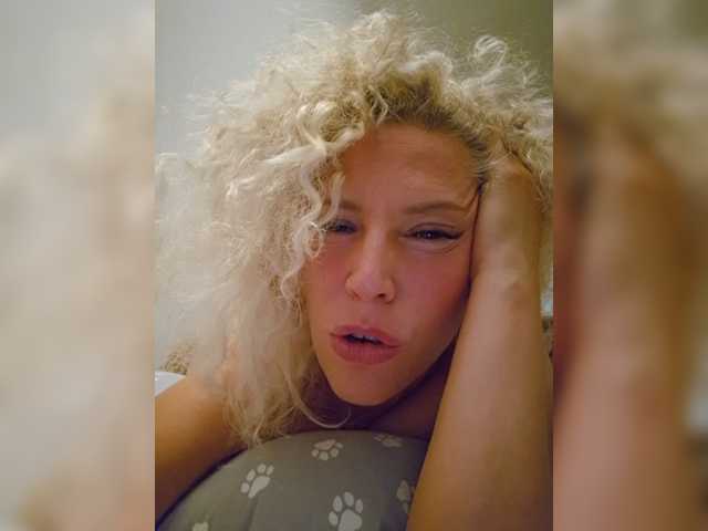 MoonKitten live cam on BongaCams