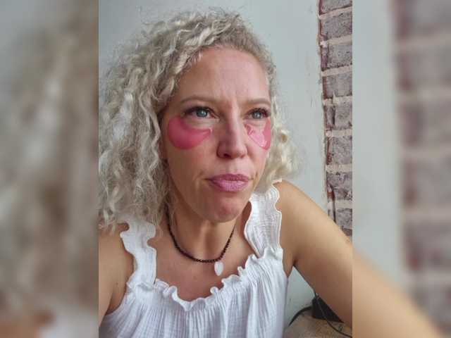 MoonKitten live cam on BongaCams