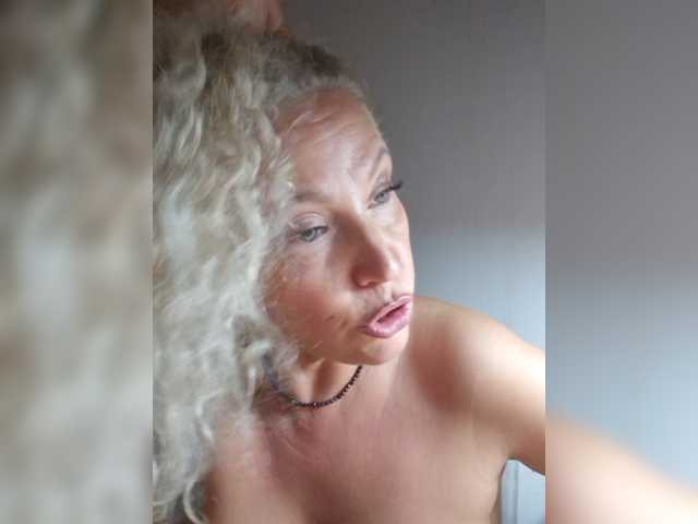 MoonKitten live cam on BongaCams