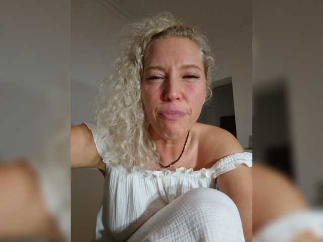 MoonKitten live webcam show