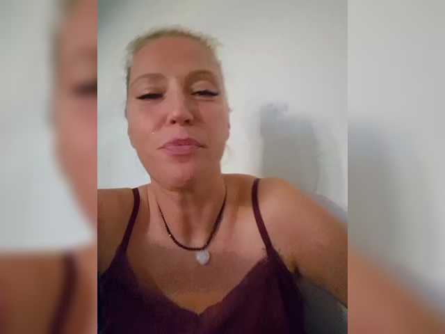 MoonKitten live cam on BongaCams