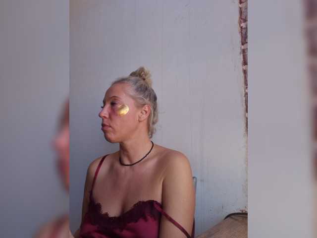 MoonKitten live cam on BongaCams